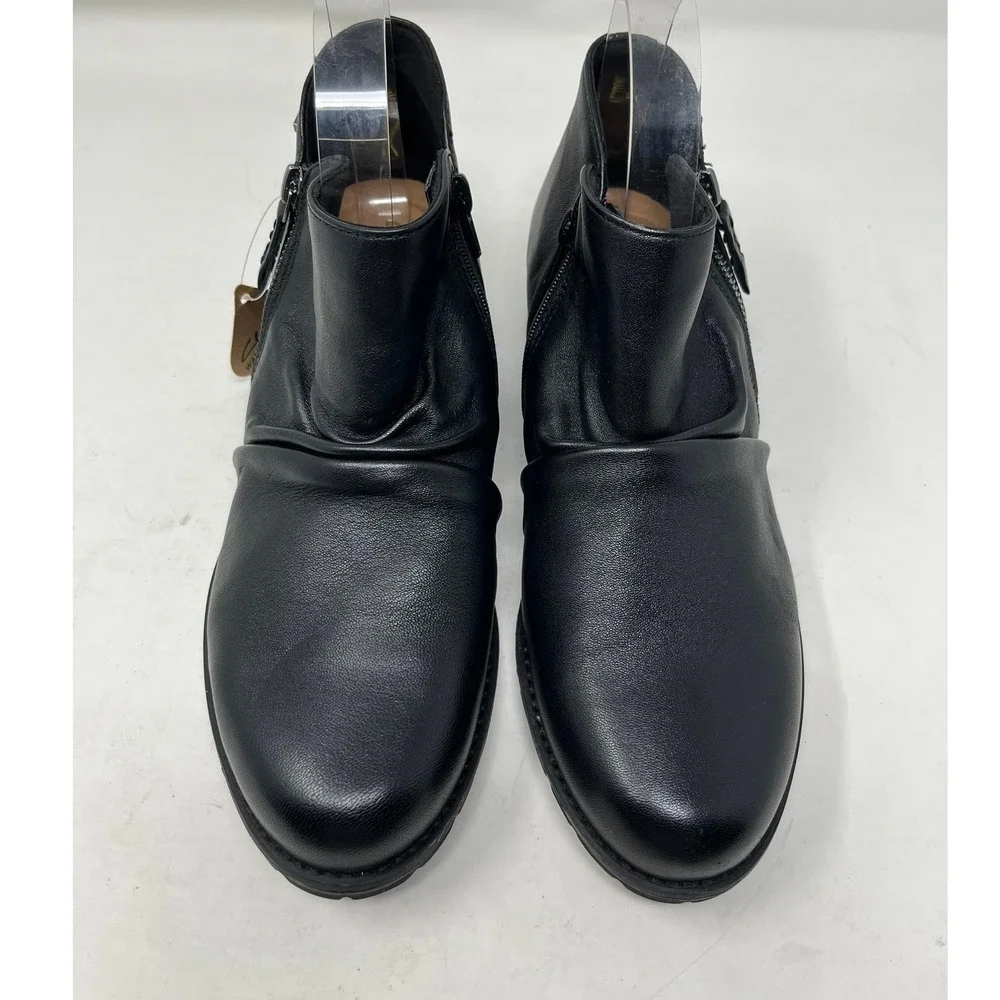 CLARKS Womens 10 Ankle Bootie Black Leather Waterproof Zipper Lug Sole